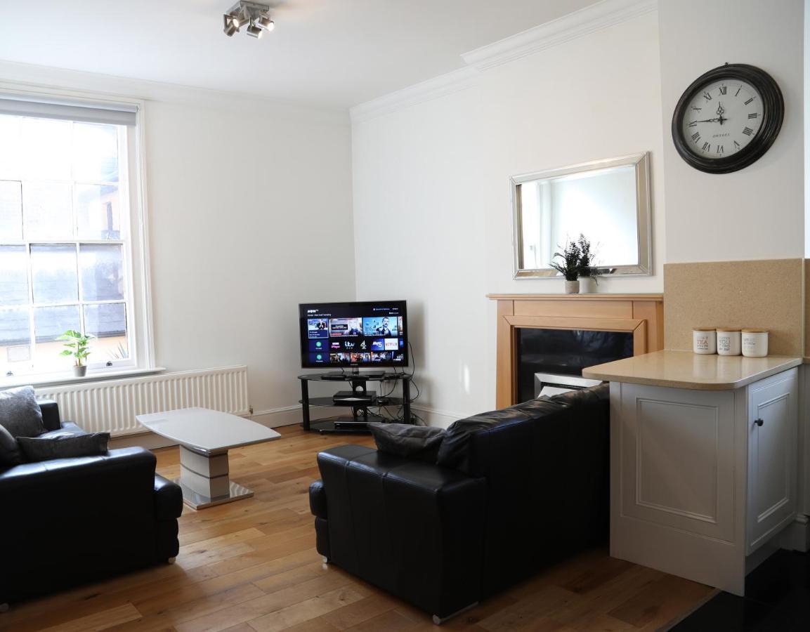 Letting Serviced Apartments - Guards View, Γουίνσδορ Εξωτερικό φωτογραφία
